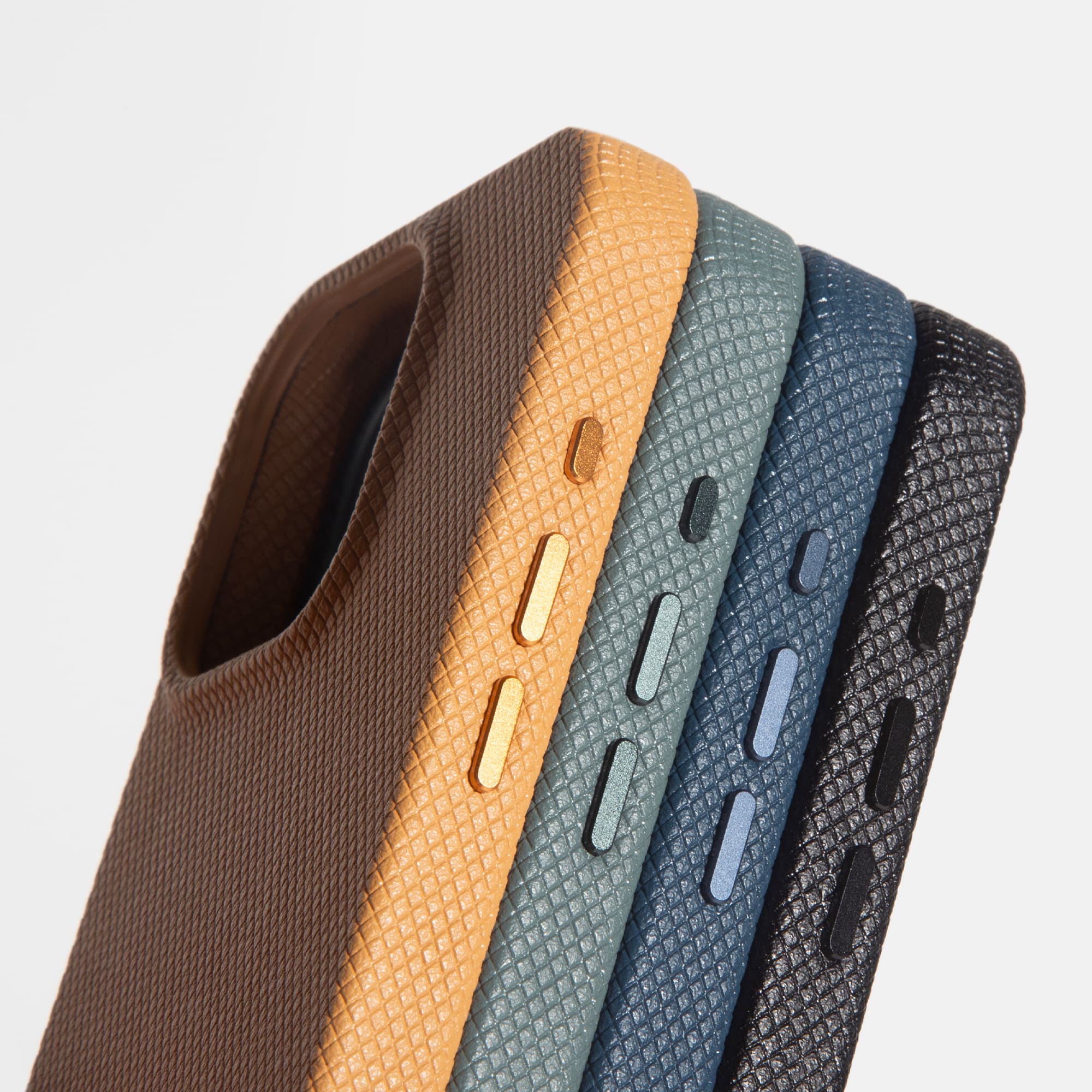 Чехол Native Union (RE)Classic Case MagSafe для iPhone 16 Pro Max, зеленый