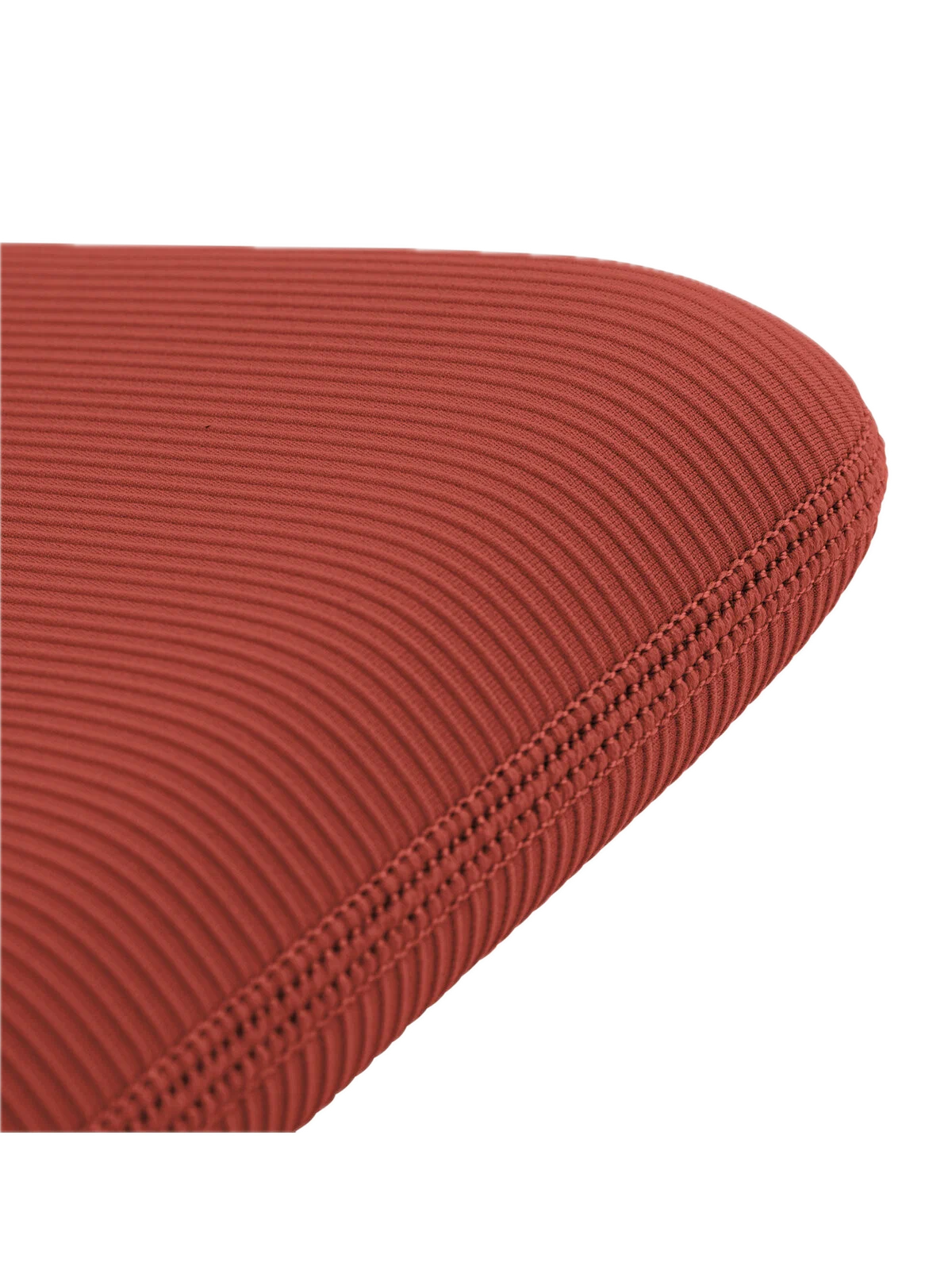 На фото изображено Uniq Cyprus Ridge Edition для MacBook Air 13, Burnt Sienna