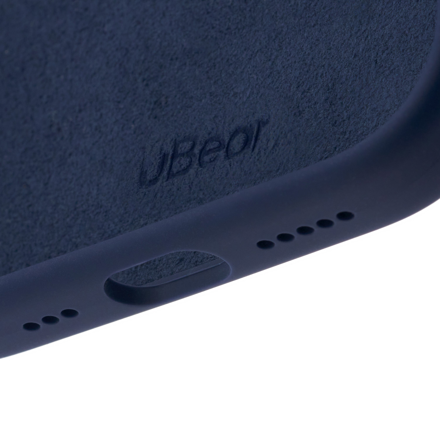На фото изображено Чехол защитный uBear Touch Mag Case для iPhone 17 MagSafe, темно-синий